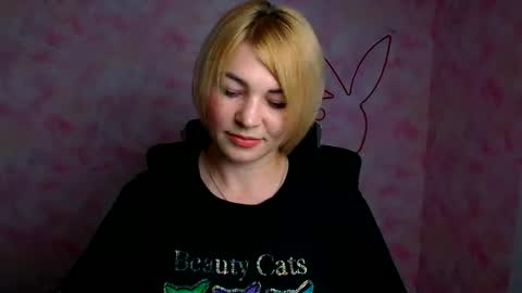 Jennifer online show from June 23, 11:39 am