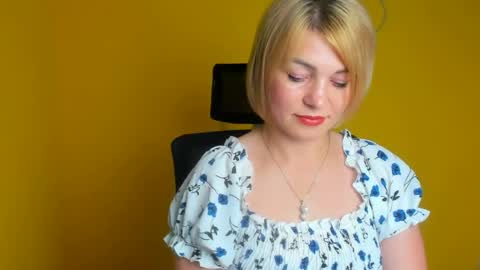 Jennifer online show from July 17, 6:26 am