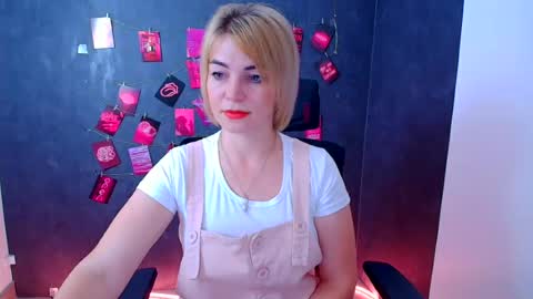 Jennifer online show from July 31, 11:44 am
