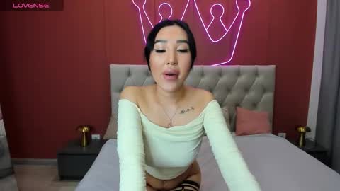 Jennifer online show from November 27, 8:33 am