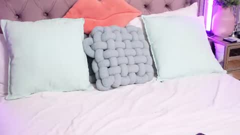 JenniferLovveX online show from June 16, 4:27 am