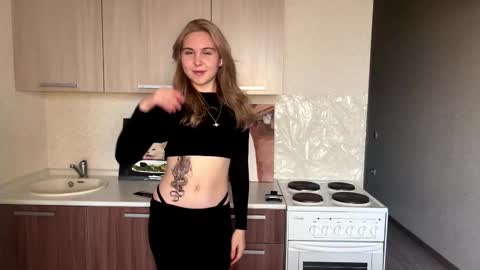 Emilia online show from October 14, 2:20 pm
