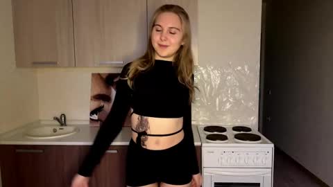 Emilia online show from October 15, 2:40 pm