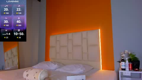 jenny__lawrence online show from June 11, 4:43 am