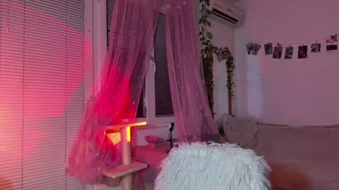 Jennifer Jenny Darling   online show from June 15, 8:23 pm