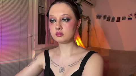 Jennifer Jenny Darling   online show from June 30, 7:34 pm