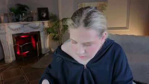 jes_solar online show from November 15, 10:33 pm