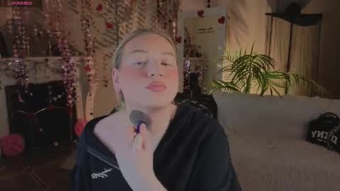 jes_solar online show from February 24, 9:18 pm