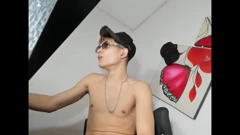 jesshot_bigcock online show from April 27, 1:41 pm