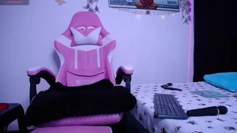 Snapshot of jessi1986_ chatting on October 23, 12:28 pm Jessie online show from October 23, 12:28 pm