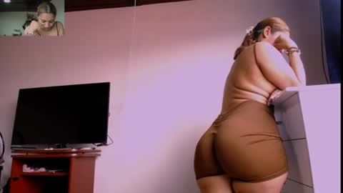 Yessik Rodriguez online show from June 25, 5:07 pm