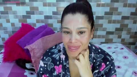 jessimodel independient online show from June 13, 12:10 am