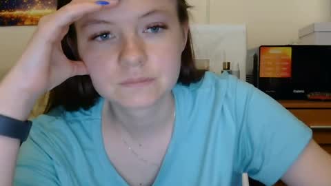 jessicaholland1 online show from June 20, 6:47 pm