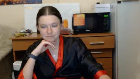 jessicaholland1 online show from July 21, 6:54 pm