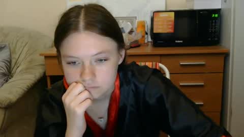 jessicaholland1 online show from July 8, 6:44 pm