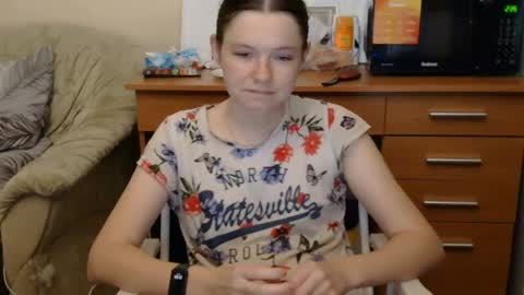 jessicaholland1 online show from July 10, 6:01 pm