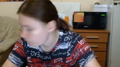 jessicaholland1 online show from July 20, 6:53 pm