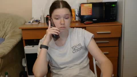 jessicaholland1 online show from July 14, 5:40 pm