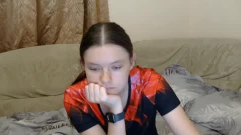 jessicaholland1 online show from July 28, 7:39 pm