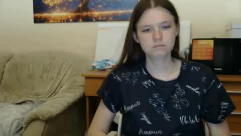 jessicaholland1 online show from June 25, 6:46 pm