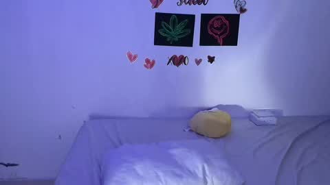 jessicared18 online show from March 11, 4:41 am