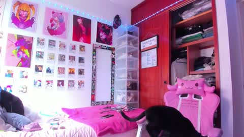 Your Sweet Angel online show from March 25, 7:31 pm