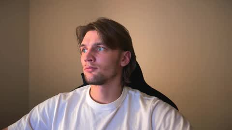 JessieRise online show from September 22, 6:45 pm