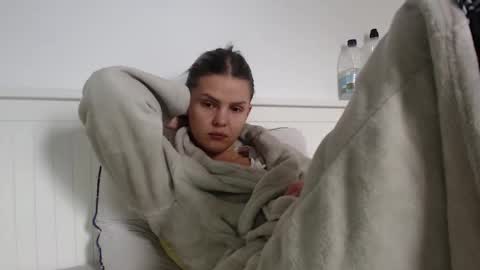 jessieryan online show from October 26, 7:42 am