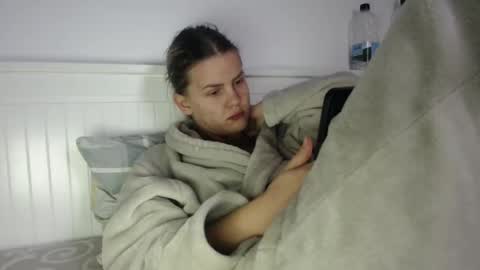 jessieryan online show from November 7, 5:43 am