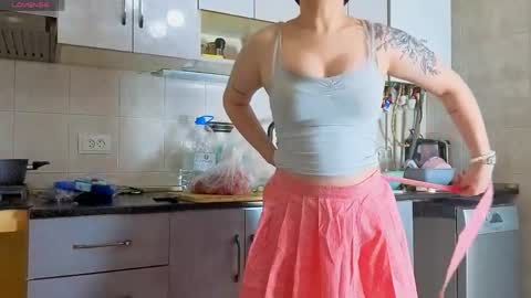 im doing any u want just ask me online show from June 3, 4:56 pm