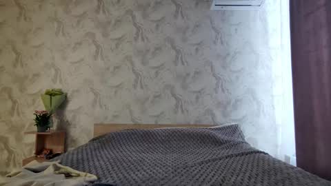 I am Gina ntmu Lets hit 10 Thumbs Up together online show from March 12, 5:44 am