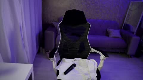 Snapshot of jeyssy69 chatting on January 12, 5:34 am Jeyssy also Andra  online show from January 12, 5:34 am