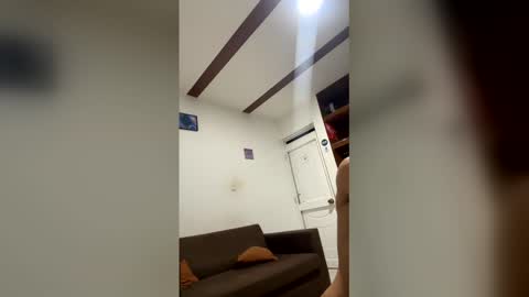 jhannpi online show from March 31, 7:09 am