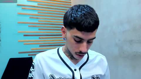Snapshot of jharol_cardona chatting on September 19, 1:54 am Jharol online show from September 19, 1:54 am