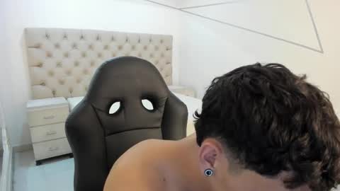 jhoanleandro online show from October 23, 5:42 am