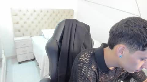 jhoanleandro online show from September 22, 6:28 am