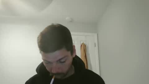 jholls online show from February 10, 1:03 am