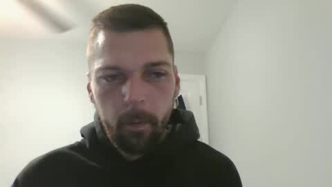 jholls online show from December 7, 8:00 pm