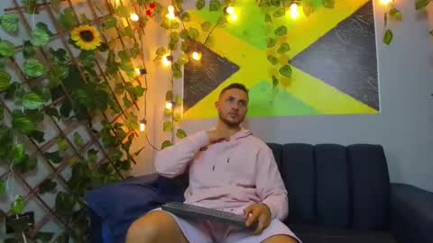 jhonny online show from November 5, 9:28 pm