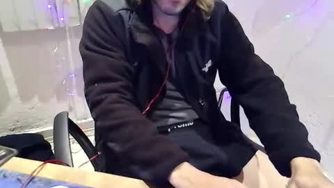 jhonnygoldendick online show from December 5, 7:43 am