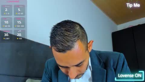 Jhony Alzate online show from October 12, 11:28 pm