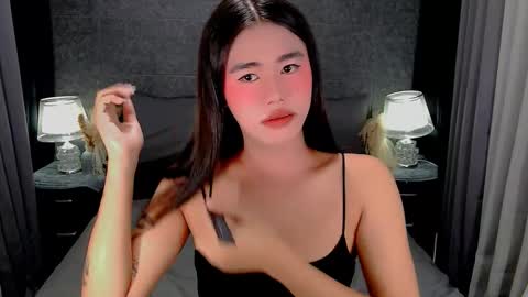 jhuliana_and_charles_room online show from February 16, 8:01 am