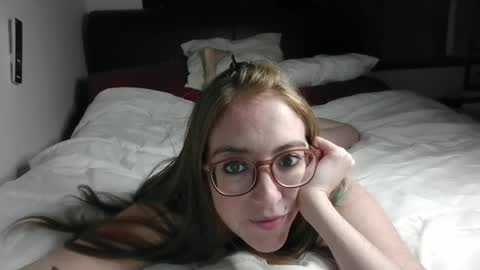 jilliangiselle online show from June 23, 4:42 am