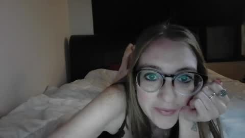 jilliangiselle online show from July 28, 4:32 am