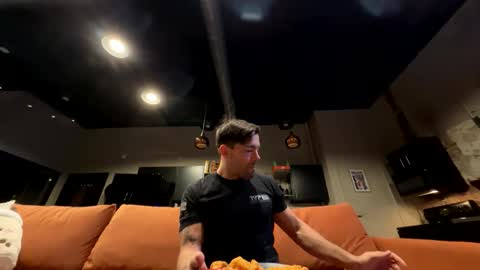 Julian Brady online show from December 7, 9:28 pm