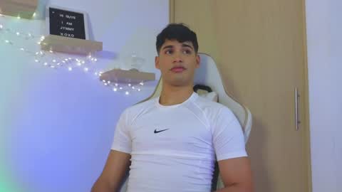 Jimmy Leeh online show from January 28, 9:50 pm