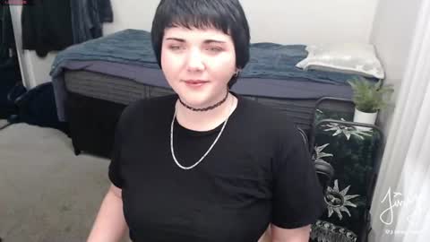 jinxyfawn online show from June 8, 4:46 am