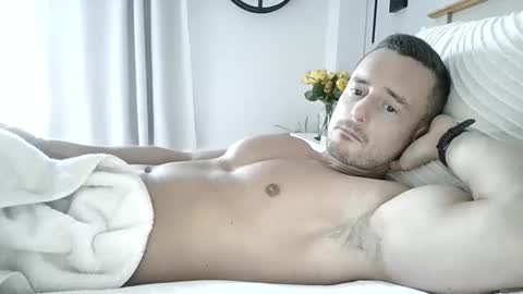 JK online show from March 10, 4:44 pm