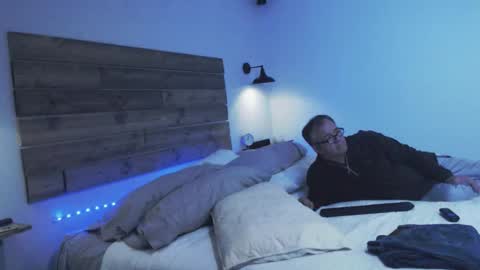 The best time guy online show from February 16, 6:44 am