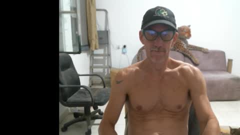 jlmbud online show from November 22, 7:12 pm